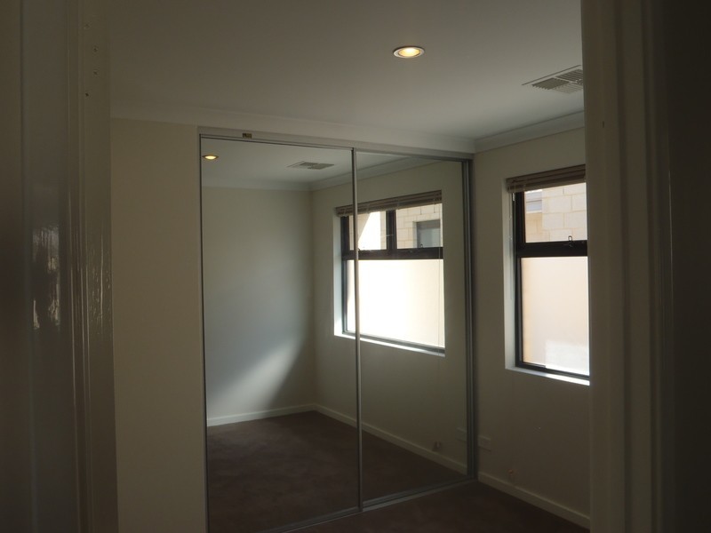 67A Pollard St, Glendalough WA 6016