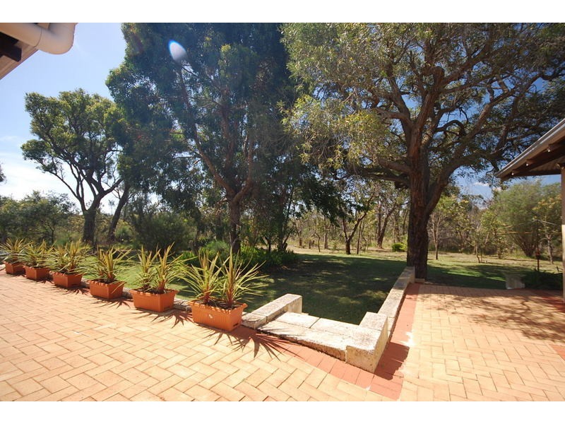 25 De Haer Road, Wandi WA 6167