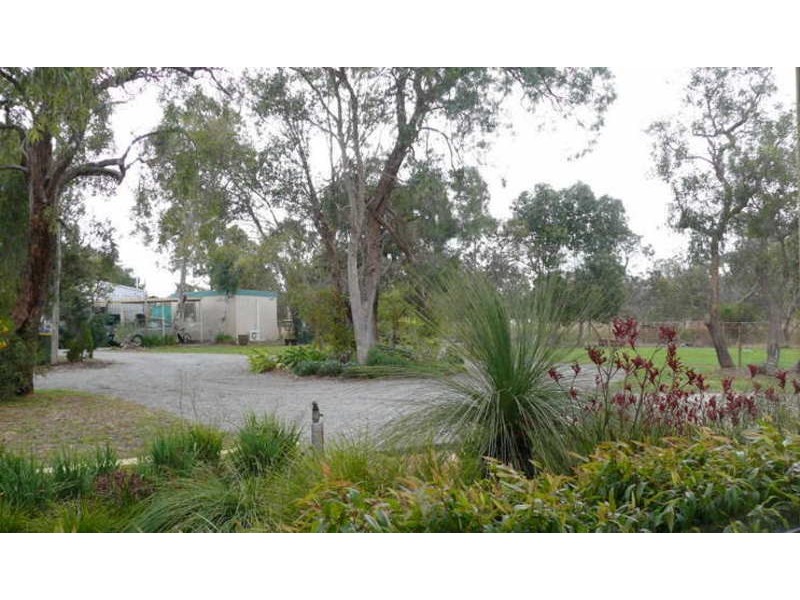 25 De Haer Road, Wandi WA 6167