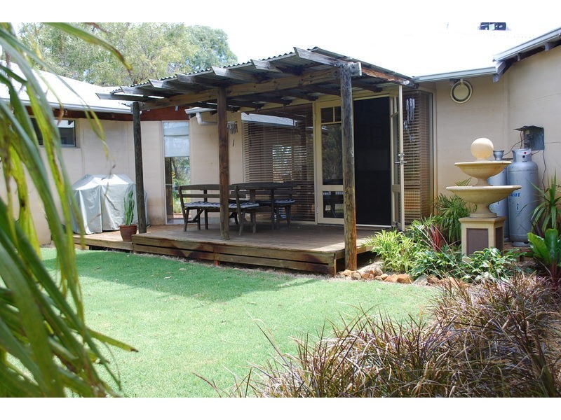 25 De Haer Road, Wandi WA 6167