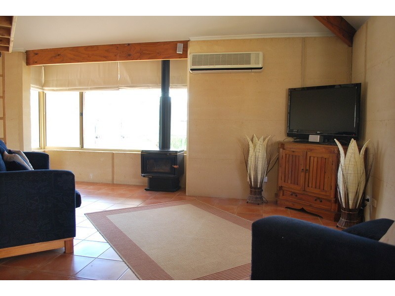 25 De Haer Road, Wandi WA 6167