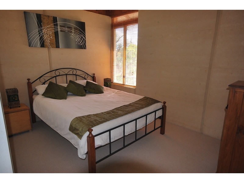 25 De Haer Road, Wandi WA 6167