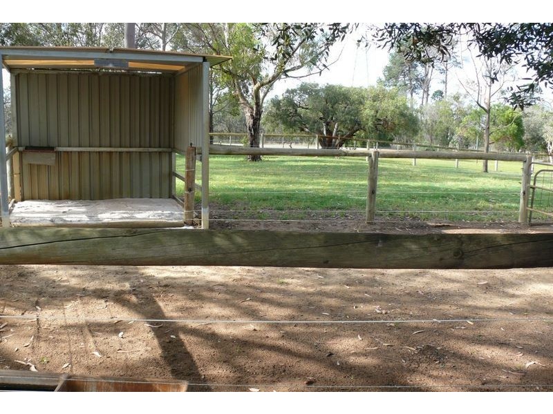 25 De Haer Road, Wandi WA 6167