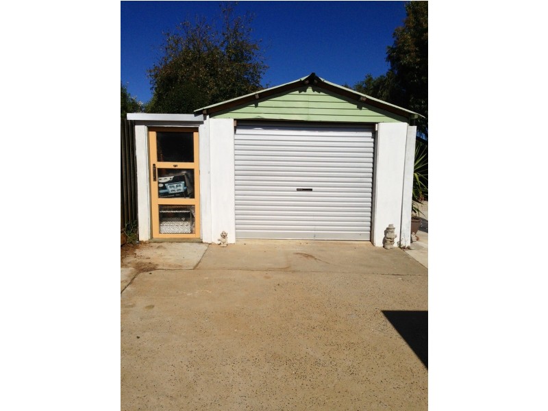 8 Pioneer Street, Warragul VIC 3820
