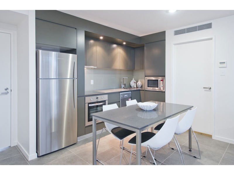 8/320 Sir Fred Schonell Drive, St Lucia QLD 4067