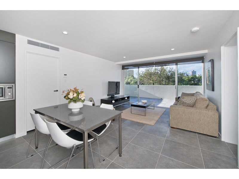 8/320 Sir Fred Schonell Drive, St Lucia QLD 4067