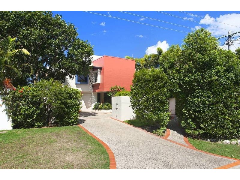 19 Ross Crescent, Sunshine Beach QLD 4567