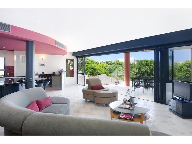 19 Ross Crescent, Sunshine Beach QLD 4567