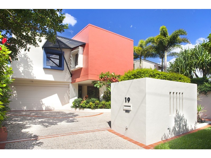 19 Ross Crescent, Sunshine Beach QLD 4567