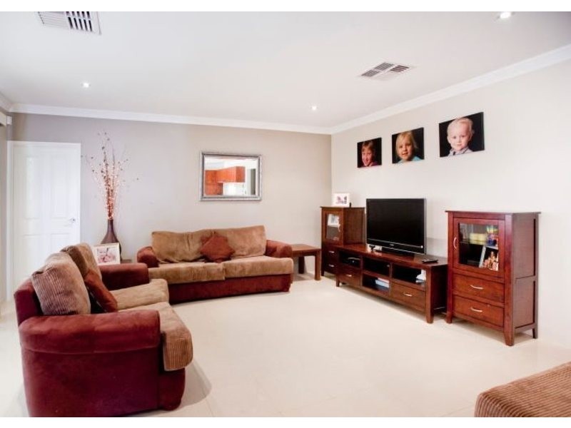 15 Sarus Rise, Gwelup WA 6018