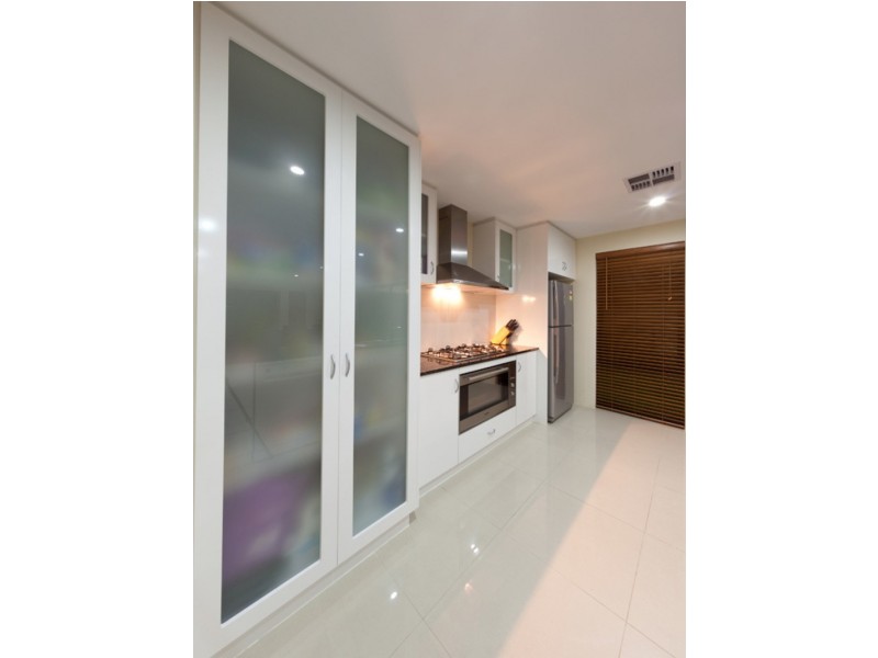 8 Pineknoll Gardens, Meadow Springs WA 6210