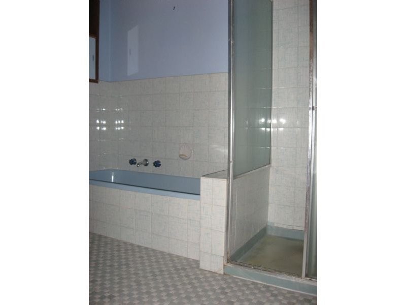 6 Kenross Court, Braybrook VIC 3019