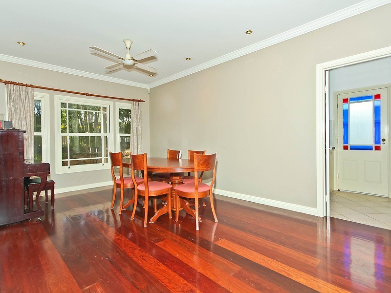 68 Lindsay Street, Hawthorne QLD 4171