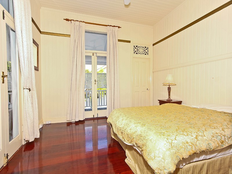 68 Lindsay Street, Hawthorne QLD 4171