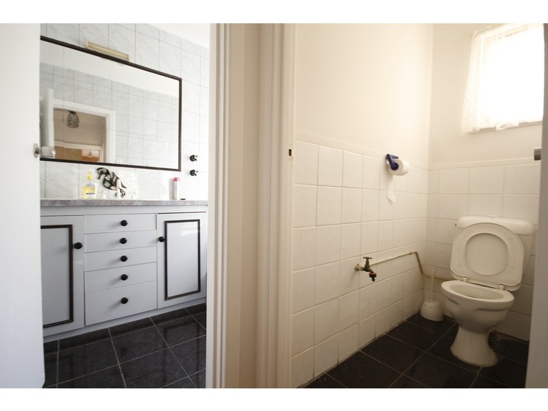 8 Nottingham Crescent, Valley View SA 5093