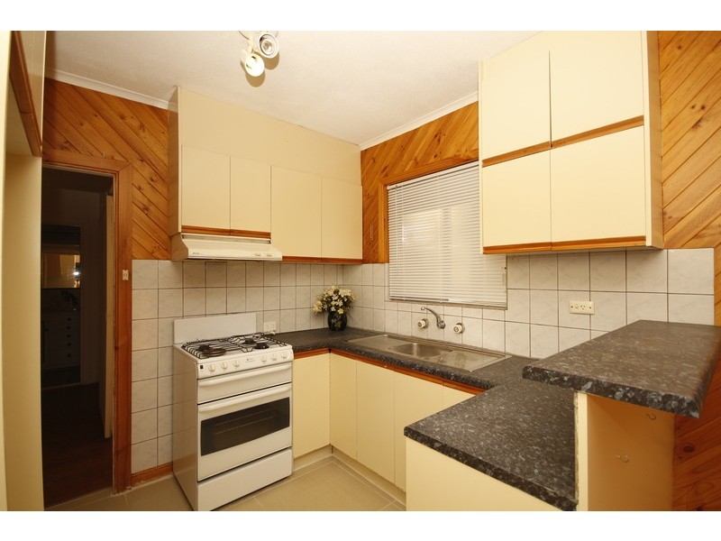 8 Nottingham Crescent, Valley View SA 5093