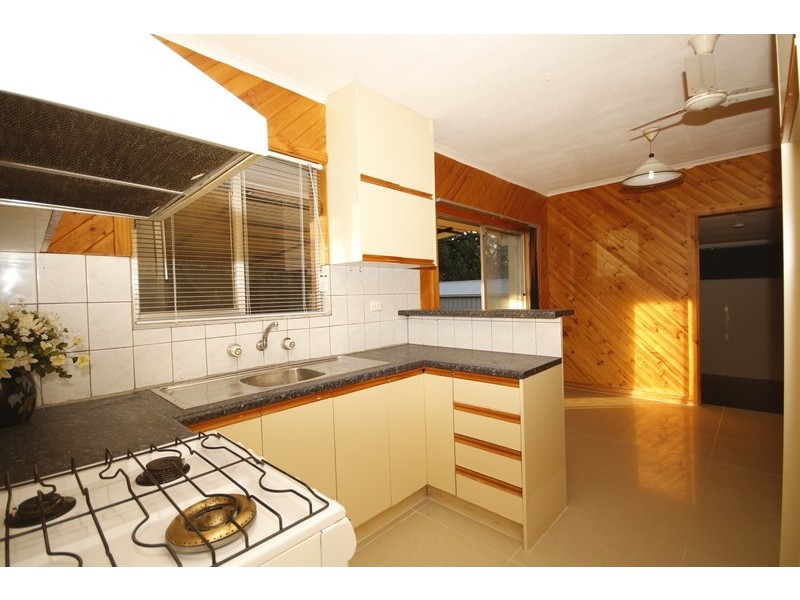 8 Nottingham Crescent, Valley View SA 5093