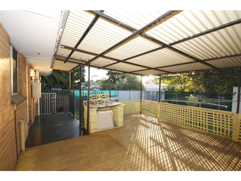 8 Nottingham Crescent, Valley View SA 5093