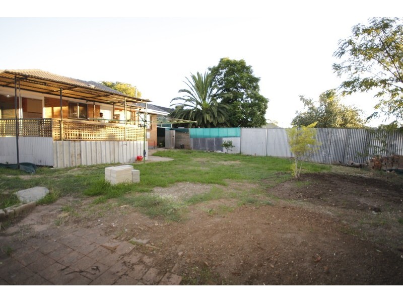 8 Nottingham Crescent, Valley View SA 5093