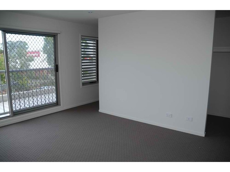 22 La Savina Drive, Coombabah QLD 4216