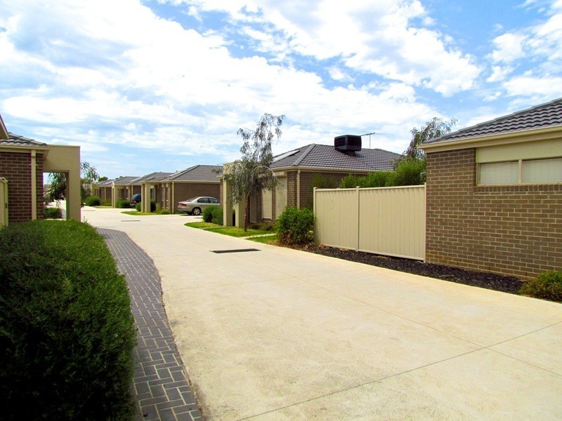 Melton South VIC 3338