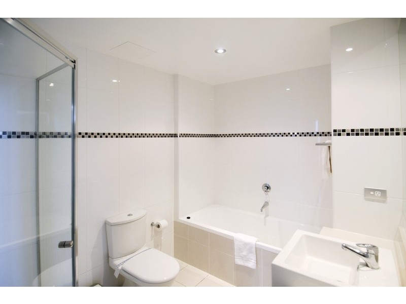 1602/18 Cypress Avenue, Surfers Paradise QLD 4217