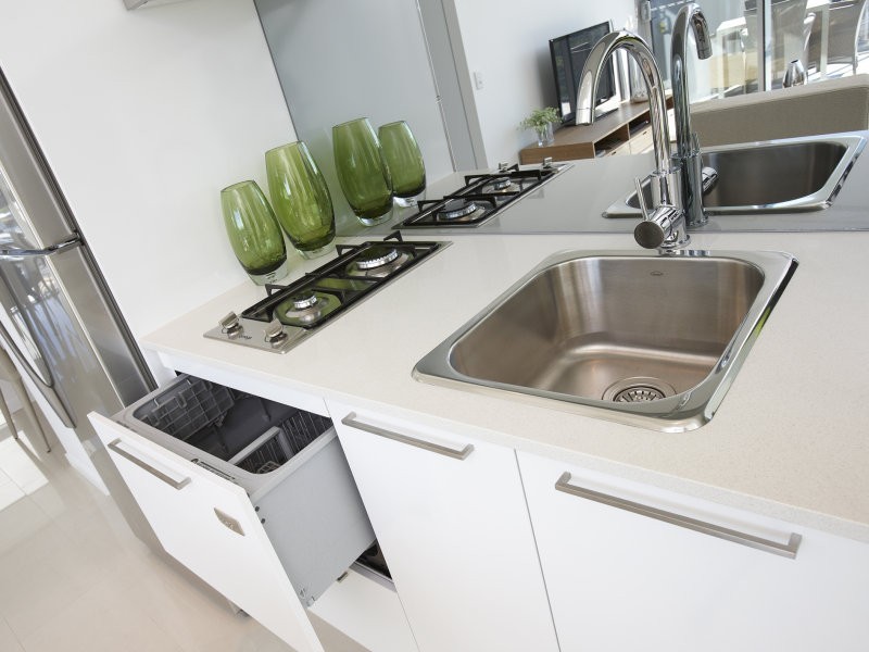 10703/8  Harbour Rd, Hamilton QLD 4007