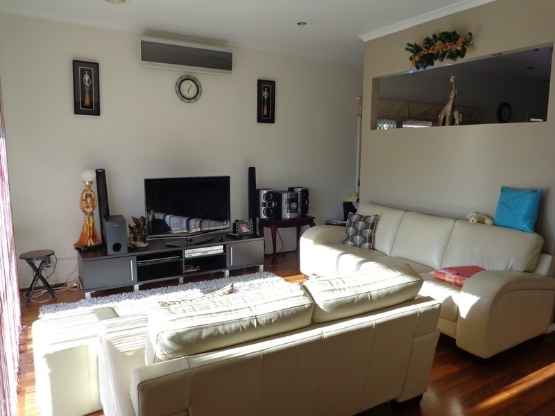 23 Eldershaw Drive, Lynbrook VIC 3975