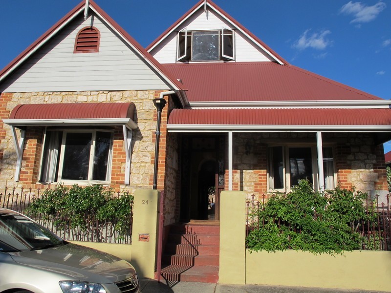 24 BELLEVUE TERRACE, Fremantle WA 6160