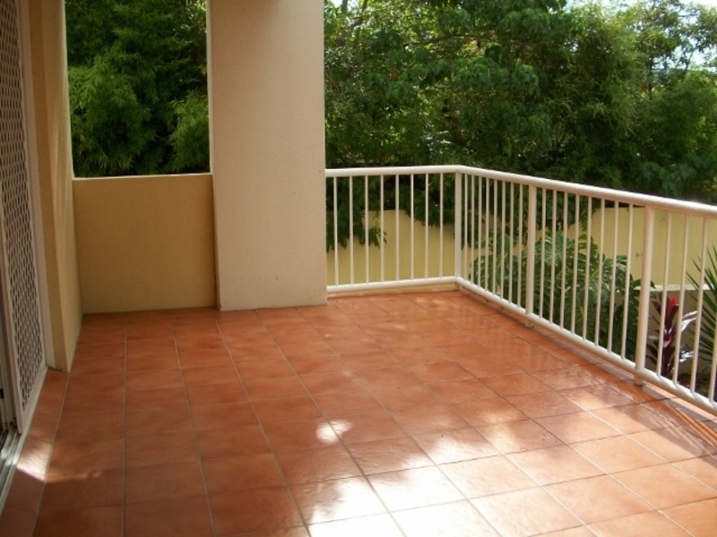 1/8-12 Dalpura Street, Chevron Island QLD 4217