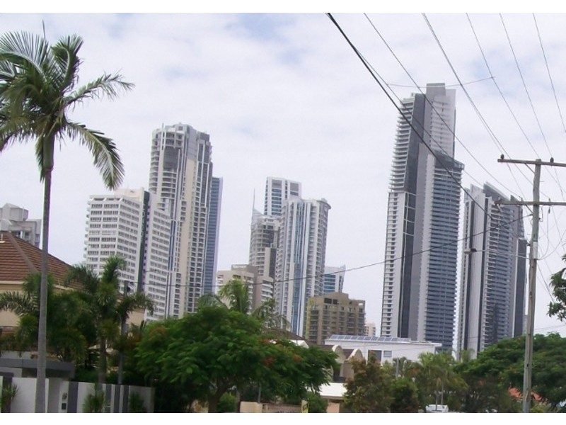 1/8-12 Dalpura Street, Chevron Island QLD 4217