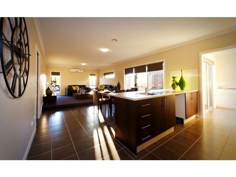 19 Sienne Way, Pakenham South VIC 3810