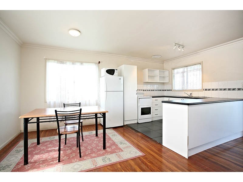 9 Greenwood St, Kingston QLD 4114