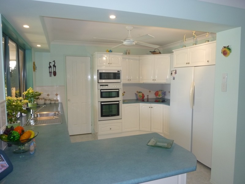 176 Dunlin Drive, Burleigh Waters QLD 4220