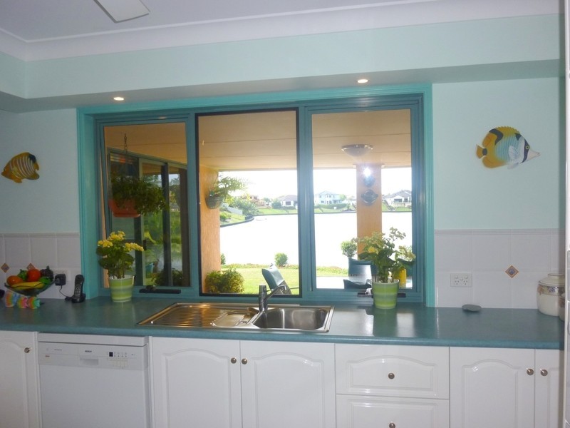 176 Dunlin Drive, Burleigh Waters QLD 4220