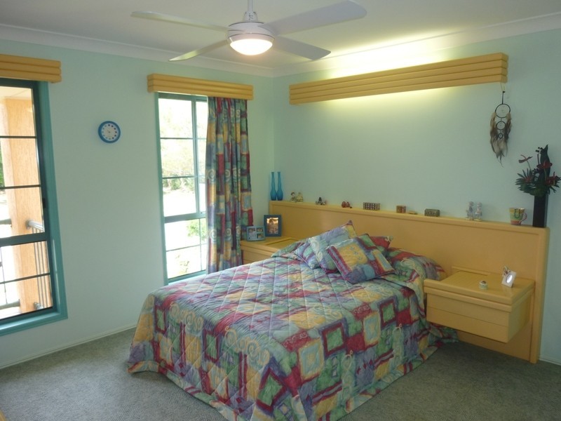 176 Dunlin Drive, Burleigh Waters QLD 4220