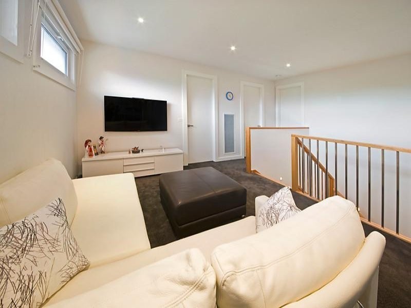 5 Summit Avenue, Hampton East VIC 3188