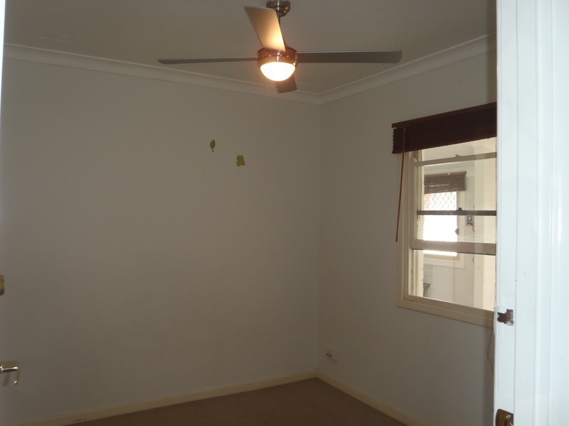 2 Norris St, Cloverdale WA 6105