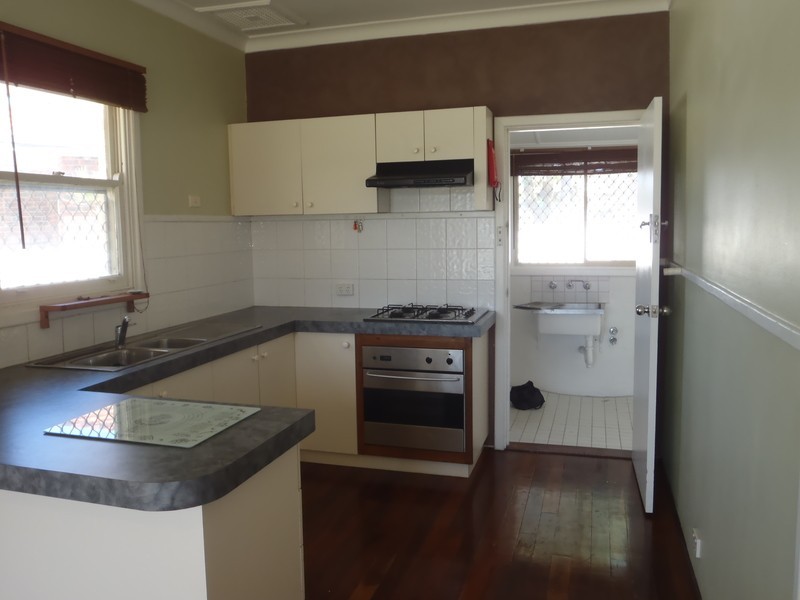 2 Norris St, Cloverdale WA 6105