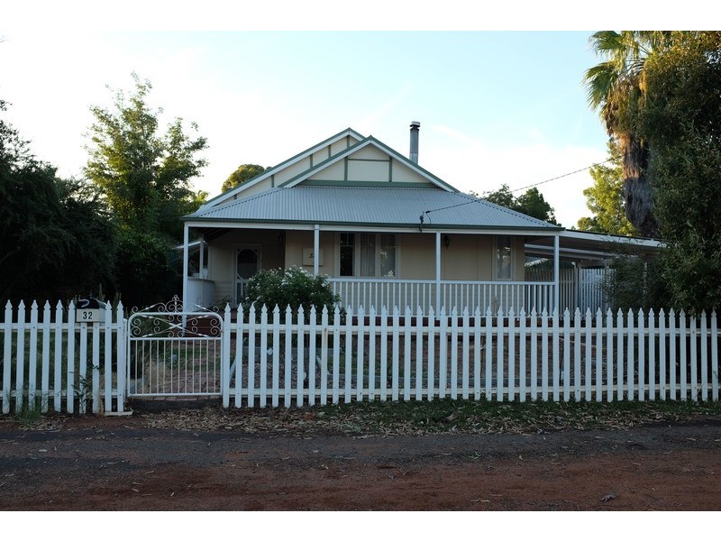 32 Addis Street, Lamington WA 6430