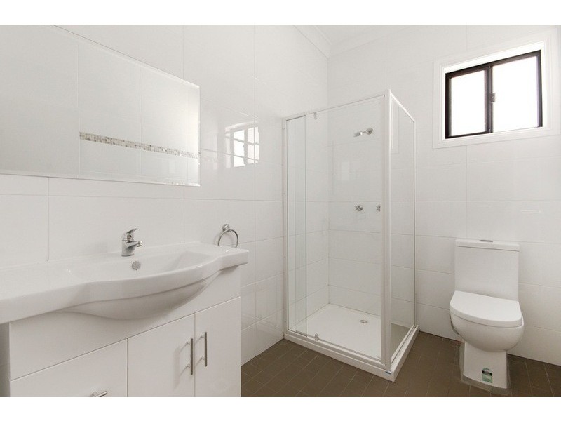 8 Ruddock St, Corrimal NSW 2518