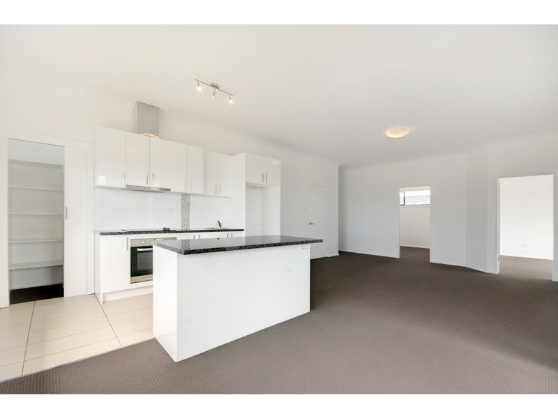 8 Ruddock St, Corrimal NSW 2518