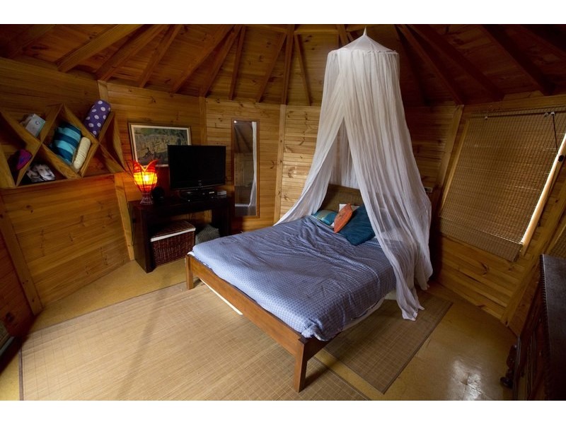 8 Service Street, Curtin ACT 2605