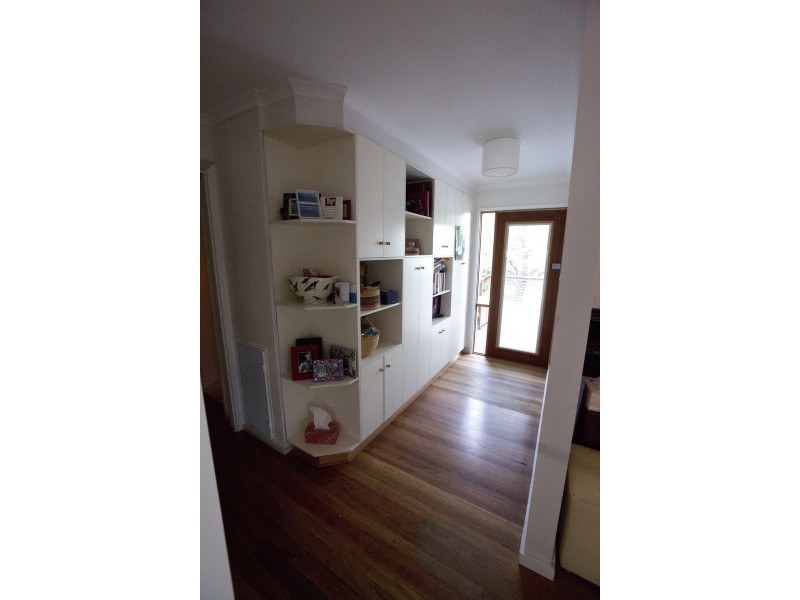 8 Service Street, Curtin ACT 2605