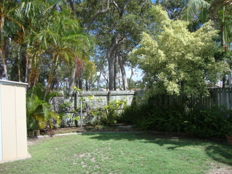 2/4 Tranquility Crescent, Bongaree QLD 4507
