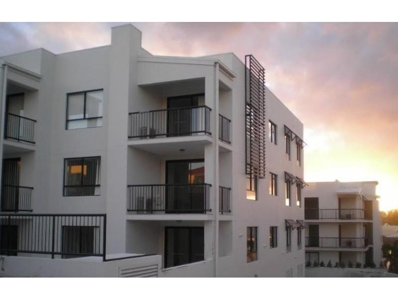 4/15-17 Lloyd Street, Southport QLD 4215
