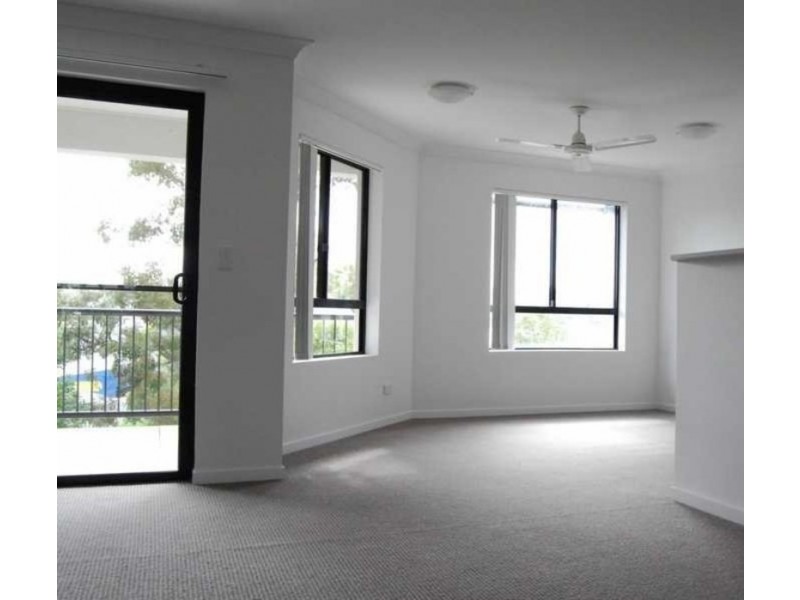 4/15-17 Lloyd Street, Southport QLD 4215