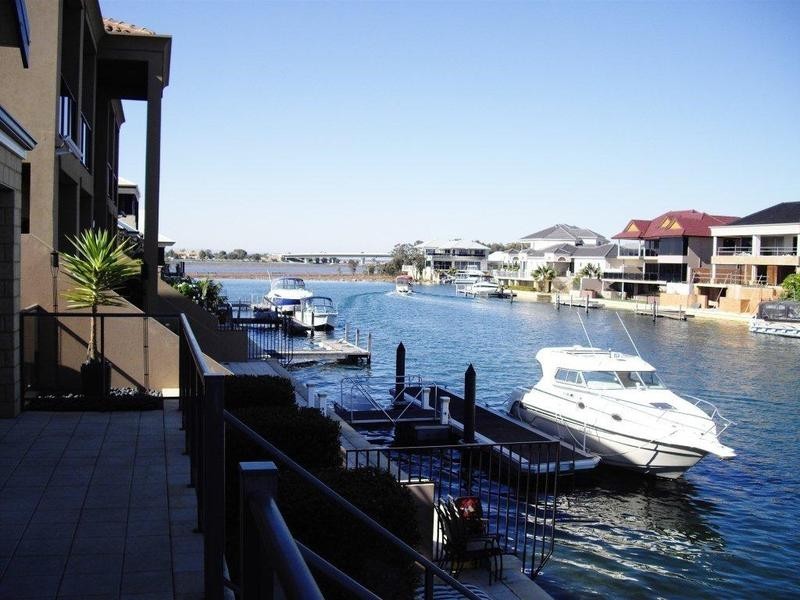 29 Brindabella Crescent, Mandurah WA 6210