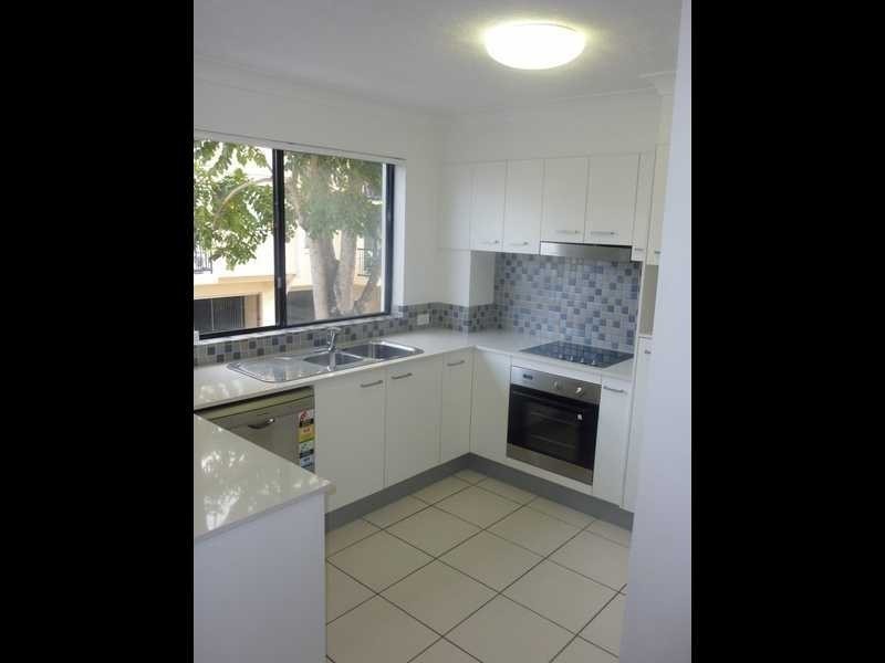 8/15-17 Lloyd Street, Southport QLD 4215