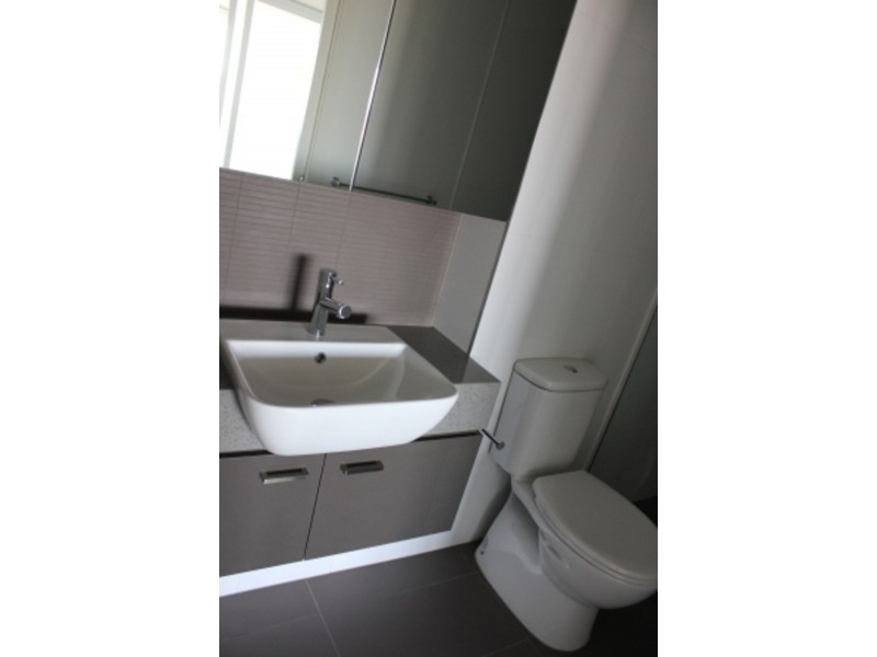 32/17 Eucalyptus Drive, Maidstone VIC 3012